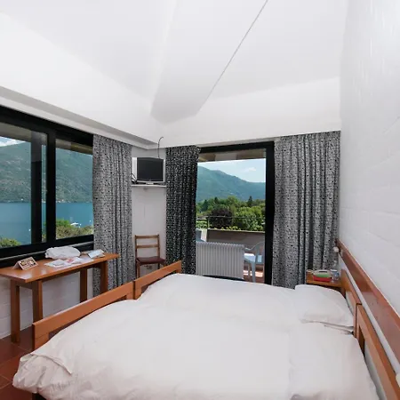 ホテル Campagna カンノビオ